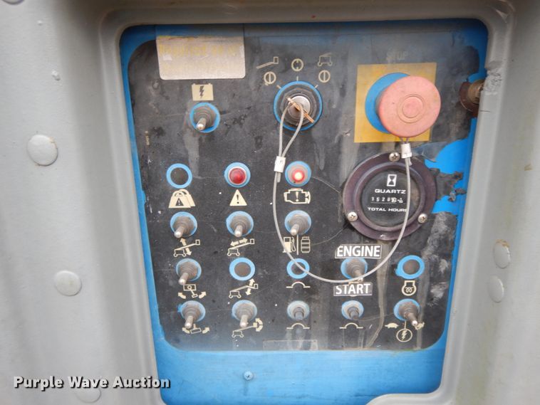 image for item HP9059 2004 Genie S60  boom lift