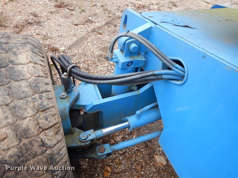 image for item HP9059 2004 Genie S60  boom lift