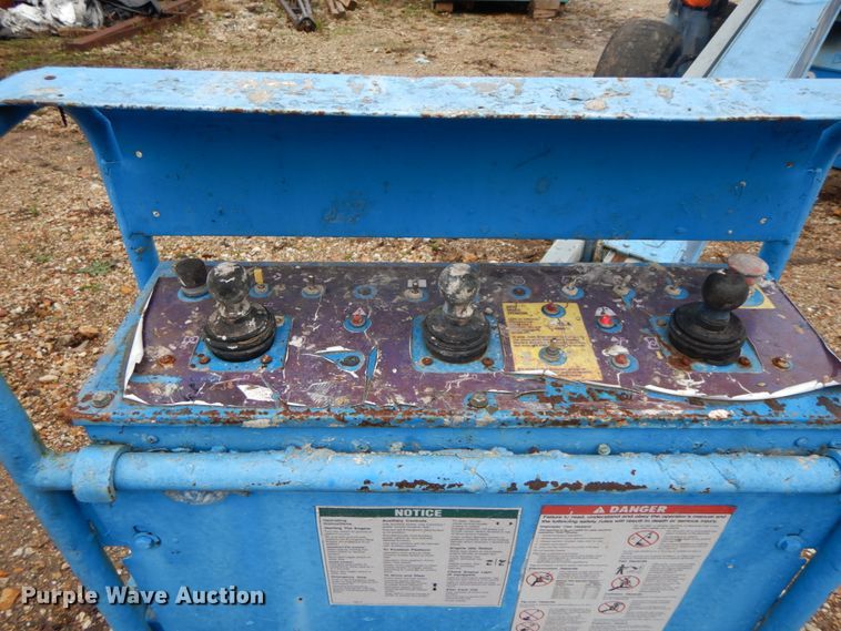 image for item HP9059 2004 Genie S60  boom lift