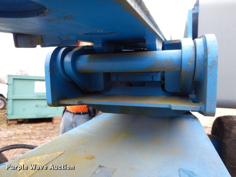 image for item HP9059 2004 Genie S60  boom lift