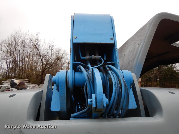 image for item HP9059 2004 Genie S60  boom lift