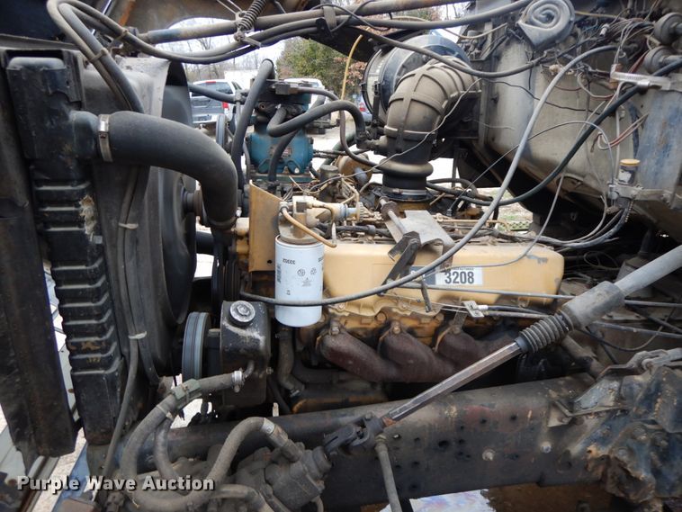 image for item HP9060 1982 Ford 8000  crane truck