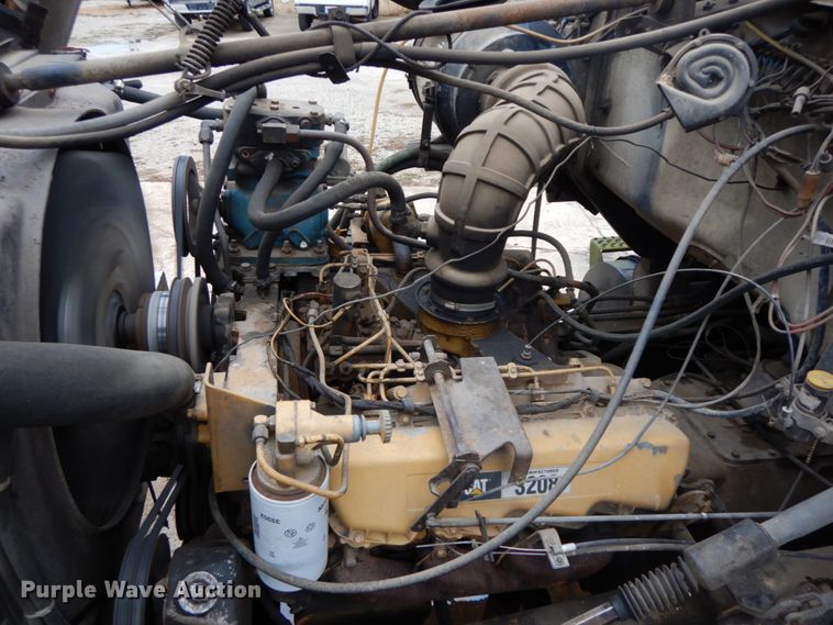 image for item HP9060 1982 Ford 8000  crane truck