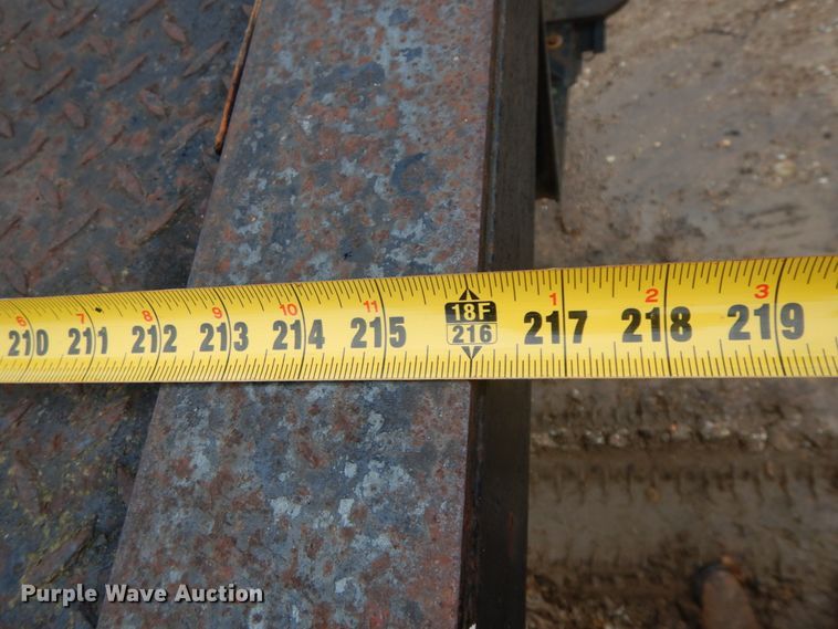 image for item HP9060 1982 Ford 8000  crane truck