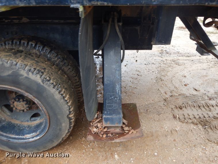 image for item HP9060 1982 Ford 8000  crane truck