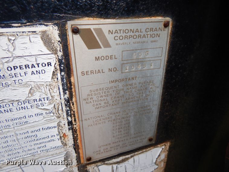 image for item HP9060 1982 Ford 8000  crane truck