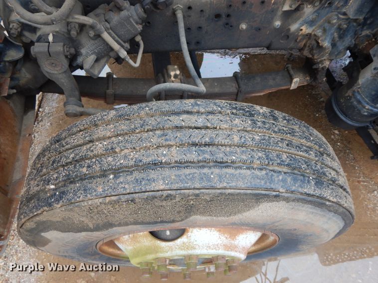 image for item HP9060 1982 Ford 8000  crane truck