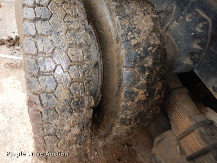 image for item HP9060 1982 Ford 8000  crane truck