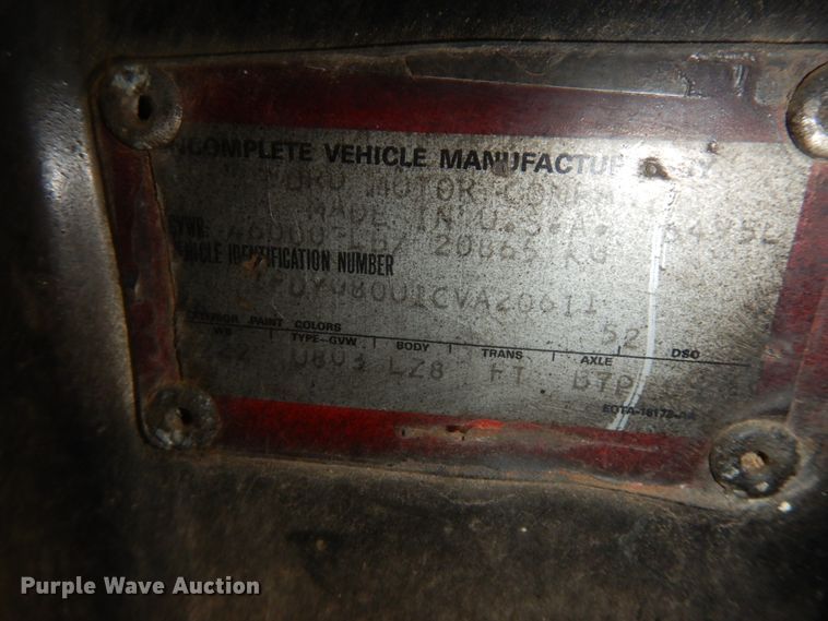 image for item HP9060 1982 Ford 8000  crane truck