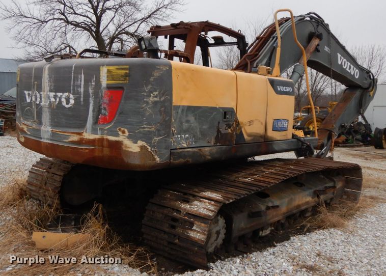 image for item HP9082 2014 Volvo EC220DL   excavator