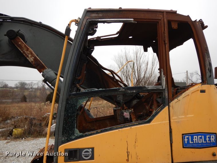 image for item HP9082 2014 Volvo EC220DL   excavator