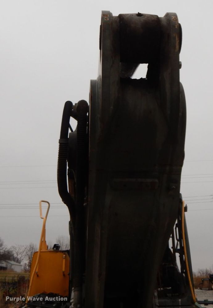 image for item HP9082 2014 Volvo EC220DL   excavator