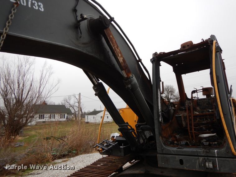 image for item HP9082 2014 Volvo EC220DL   excavator