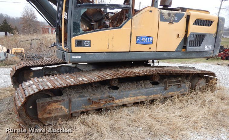 image for item HP9082 2014 Volvo EC220DL   excavator