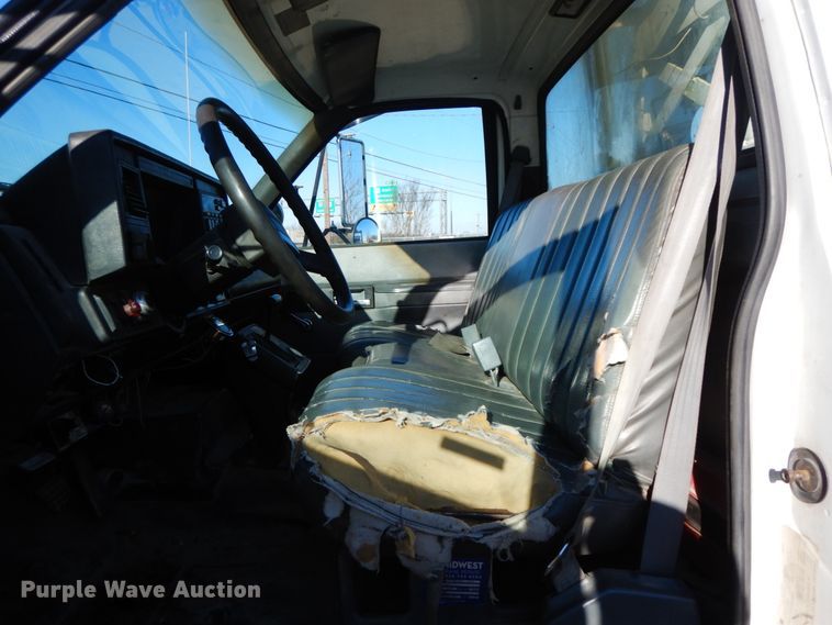 image for item HP9083 1994 GMC TopKick  crane truck