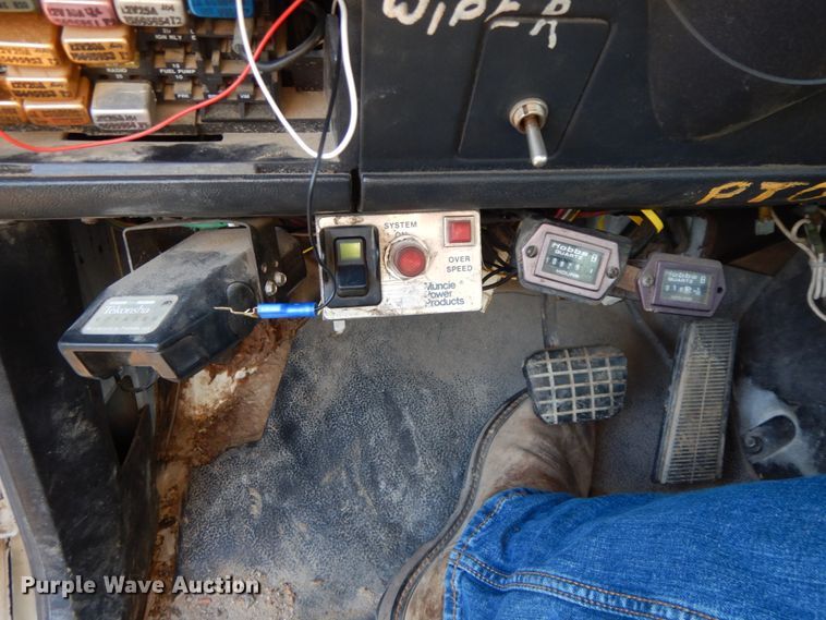 image for item HP9083 1994 GMC TopKick  crane truck