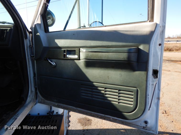 image for item HP9083 1994 GMC TopKick  crane truck