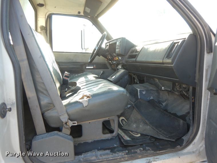 image for item HP9083 1994 GMC TopKick  crane truck