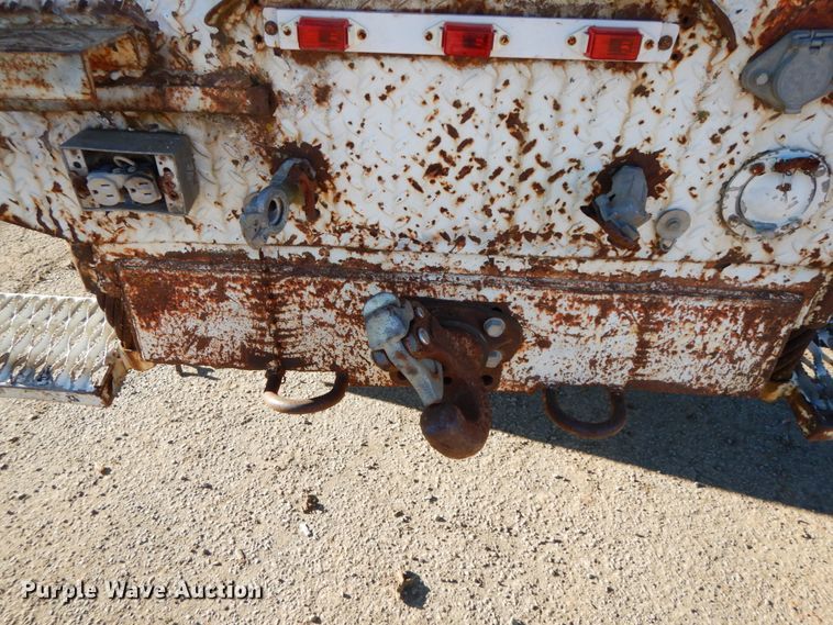 image for item HP9083 1994 GMC TopKick  crane truck