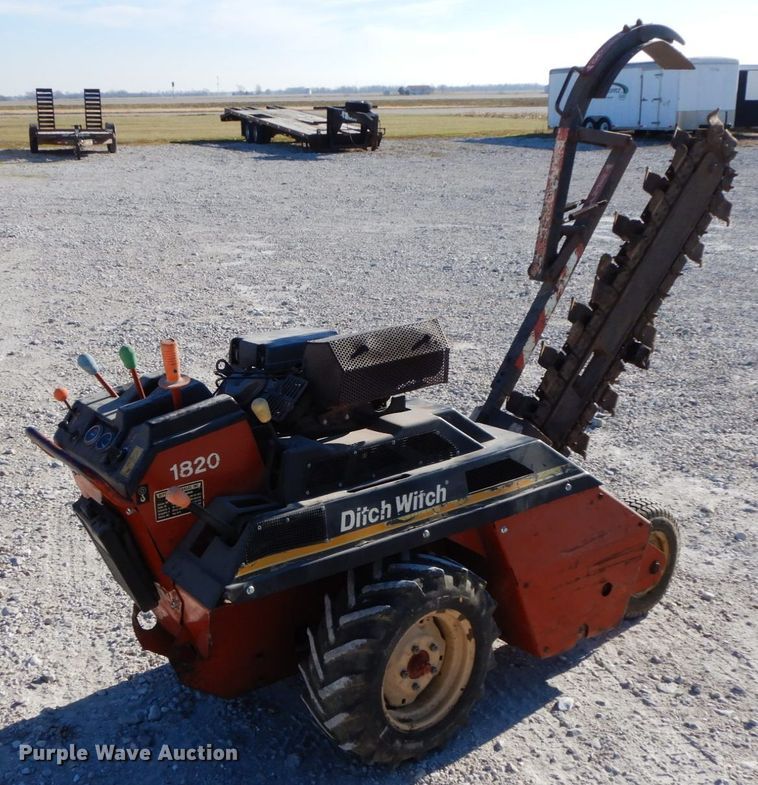 image for item HP9091 Ditch Witch 1820HE  trencher