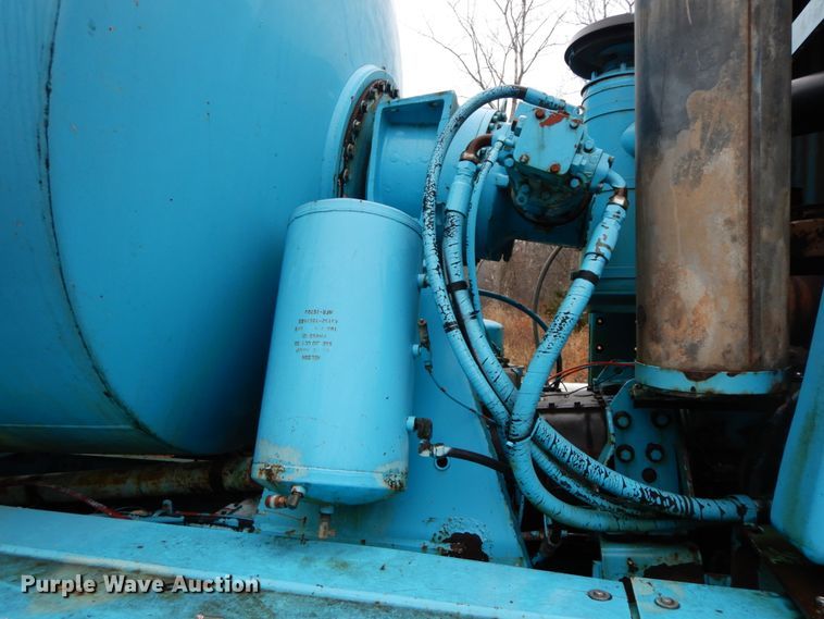 image for item HP9097 1999 Oshkosh S Series Glider  ready mix truck