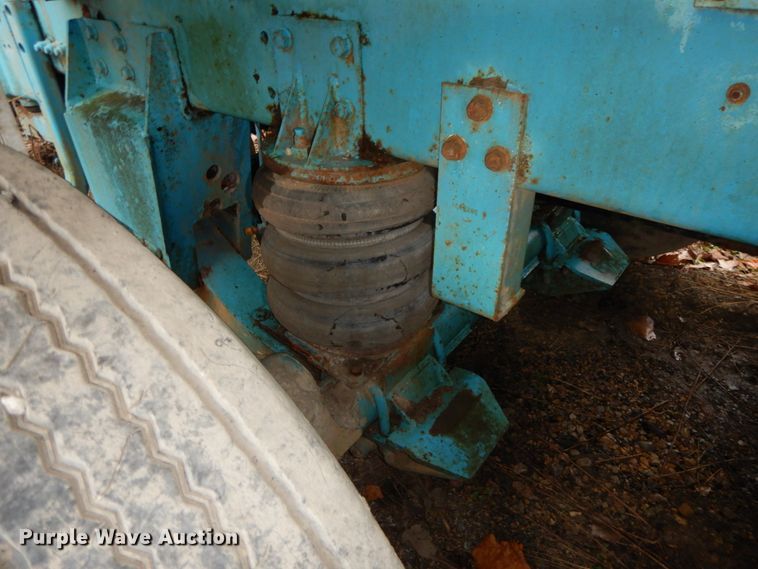 image for item HP9097 1999 Oshkosh S Series Glider  ready mix truck