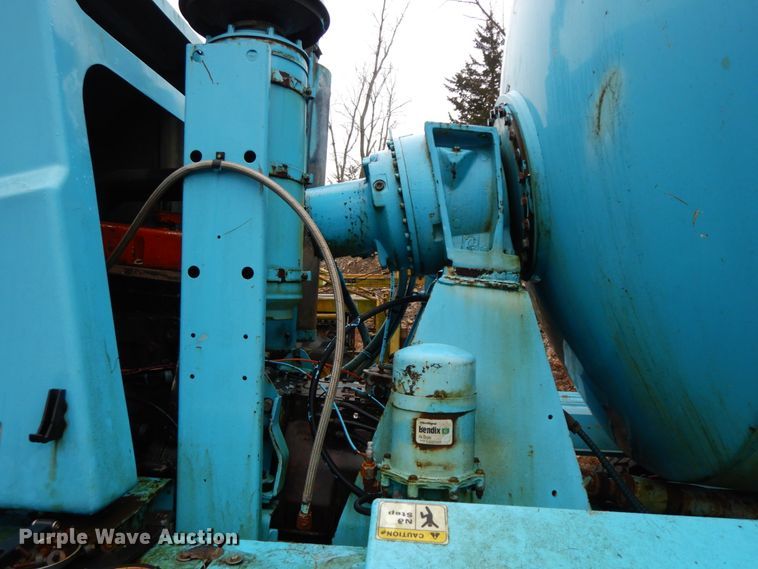 image for item HP9097 1999 Oshkosh S Series Glider  ready mix truck