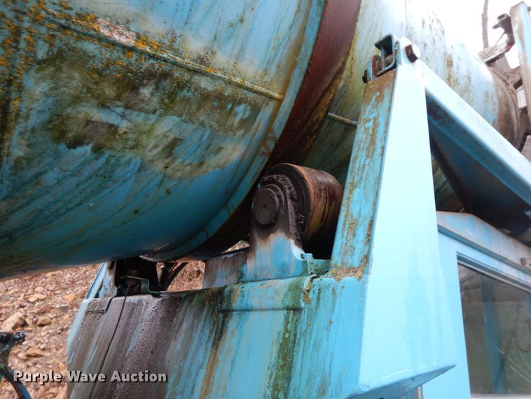 image for item HP9097 1999 Oshkosh S Series Glider  ready mix truck