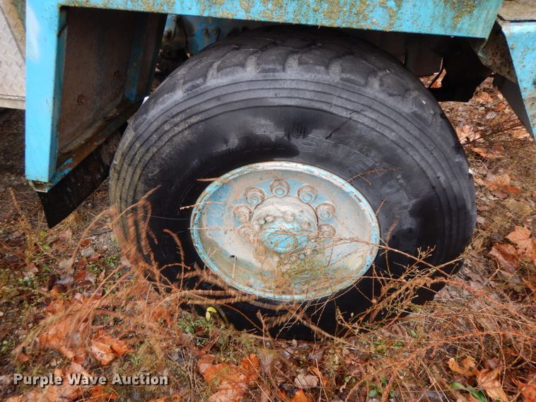 image for item HP9097 1999 Oshkosh S Series Glider  ready mix truck