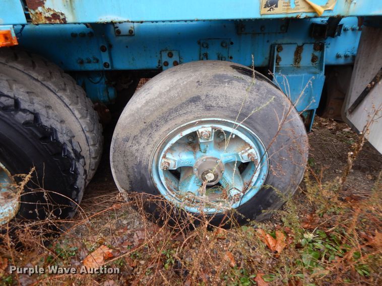 image for item HP9097 1999 Oshkosh S Series Glider  ready mix truck