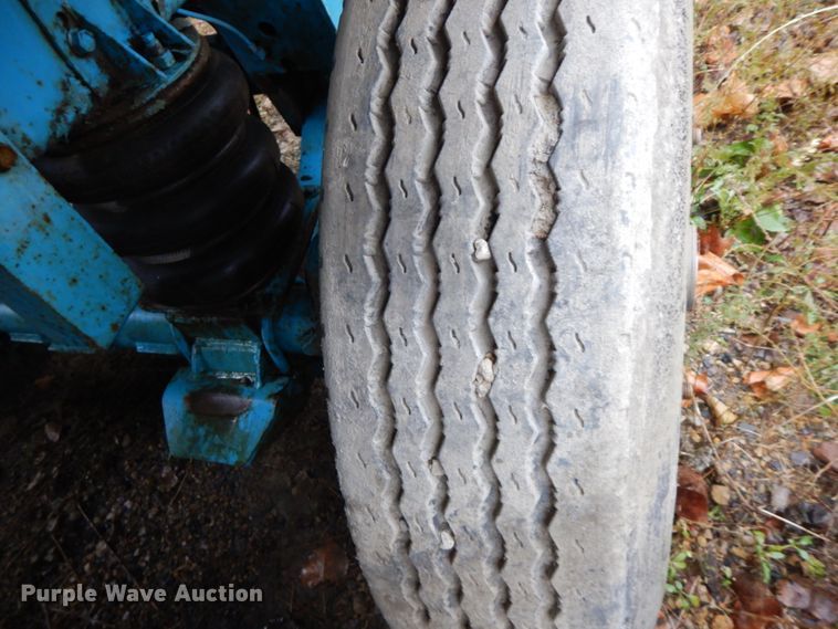 image for item HP9097 1999 Oshkosh S Series Glider  ready mix truck