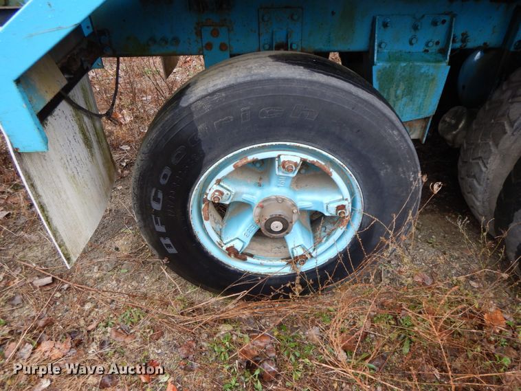 image for item HP9097 1999 Oshkosh S Series Glider  ready mix truck