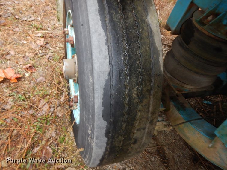 image for item HP9097 1999 Oshkosh S Series Glider  ready mix truck