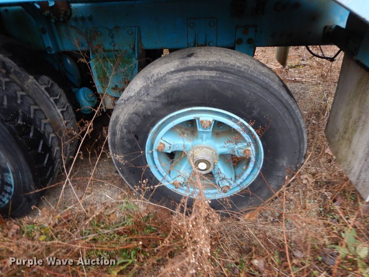 image for item HP9097 1999 Oshkosh S Series Glider  ready mix truck