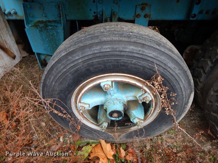 image for item HP9097 1999 Oshkosh S Series Glider  ready mix truck