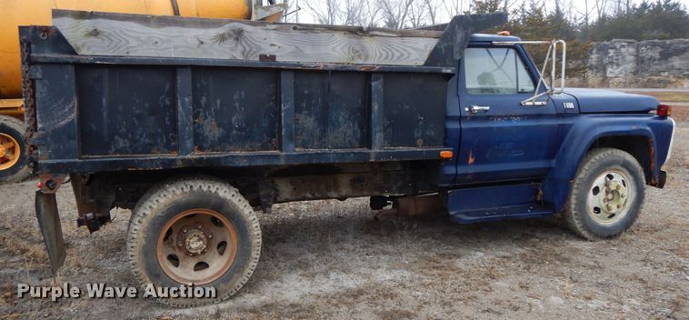 image for item HP9098 1979 Ford F600  dump truck