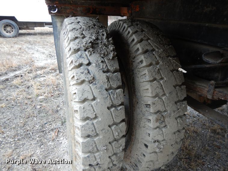 image for item HP9098 1979 Ford F600  dump truck
