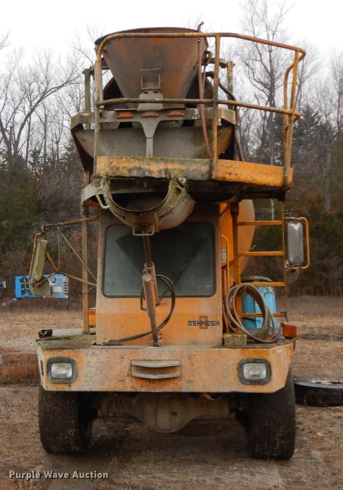 image for item HP9100 1994 Oshkosh S-2146  ready mix truck