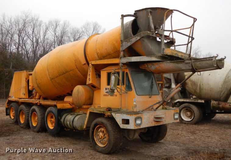 image for item HP9100 1994 Oshkosh S-2146  ready mix truck
