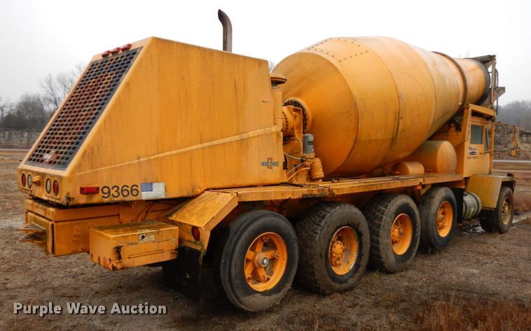image for item HP9100 1994 Oshkosh S-2146  ready mix truck