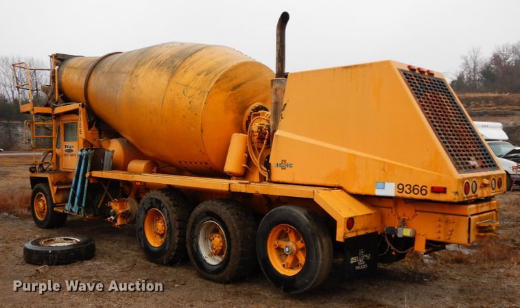 image for item HP9100 1994 Oshkosh S-2146  ready mix truck