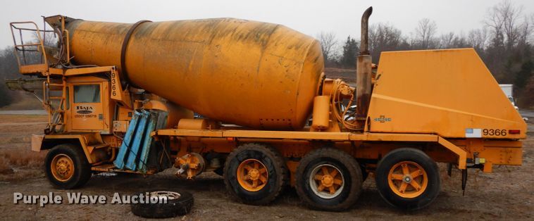 image for item HP9100 1994 Oshkosh S-2146  ready mix truck