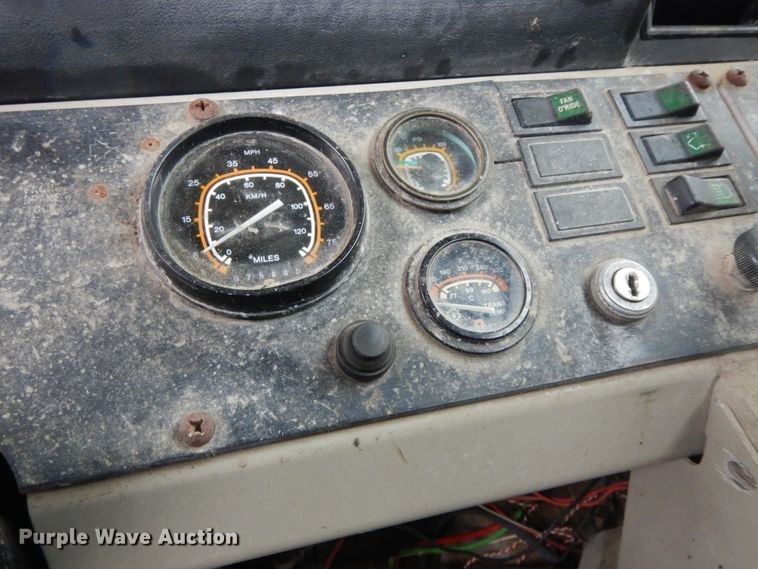 image for item HP9100 1994 Oshkosh S-2146  ready mix truck