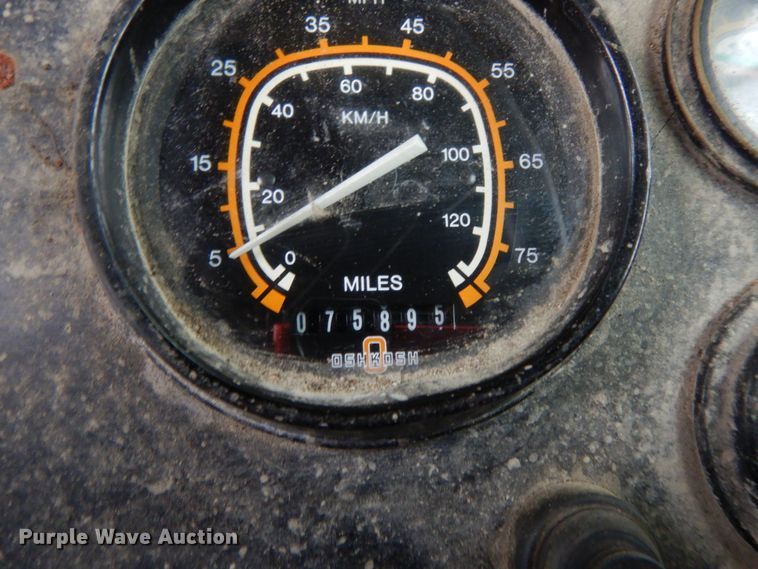 image for item HP9100 1994 Oshkosh S-2146  ready mix truck