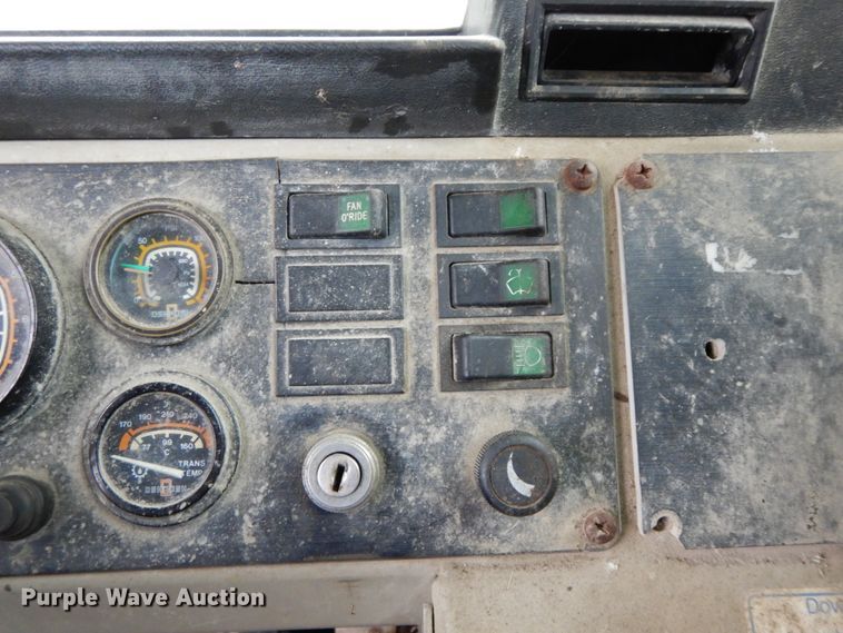 image for item HP9100 1994 Oshkosh S-2146  ready mix truck