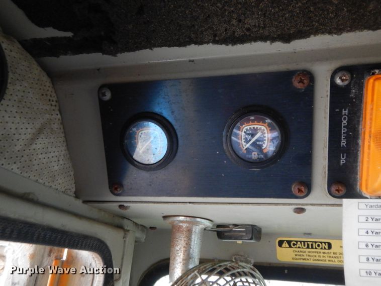 image for item HP9100 1994 Oshkosh S-2146  ready mix truck