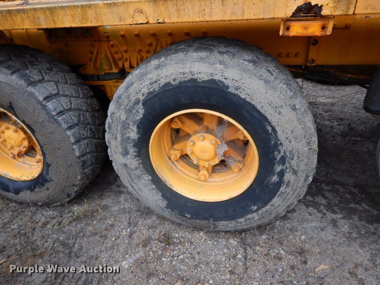 image for item HP9100 1994 Oshkosh S-2146  ready mix truck