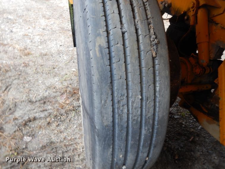 image for item HP9100 1994 Oshkosh S-2146  ready mix truck