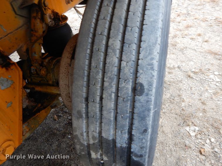 image for item HP9100 1994 Oshkosh S-2146  ready mix truck