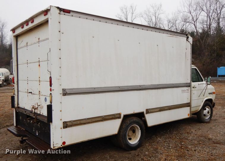 image for item HP9101 1993 GMC Vandura G3500  box truck